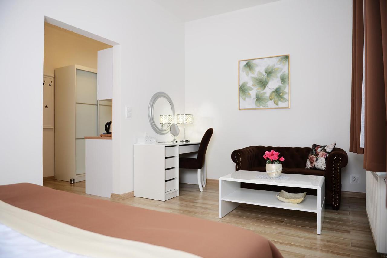 קושאלין Rezydencja Mysliwska - Apartamenty מראה חיצוני תמונה